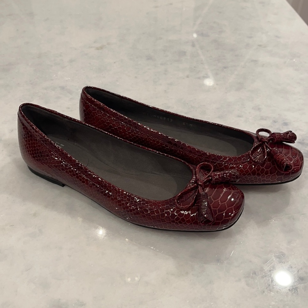 Stuart Weitzman brand new size 6 1/2
